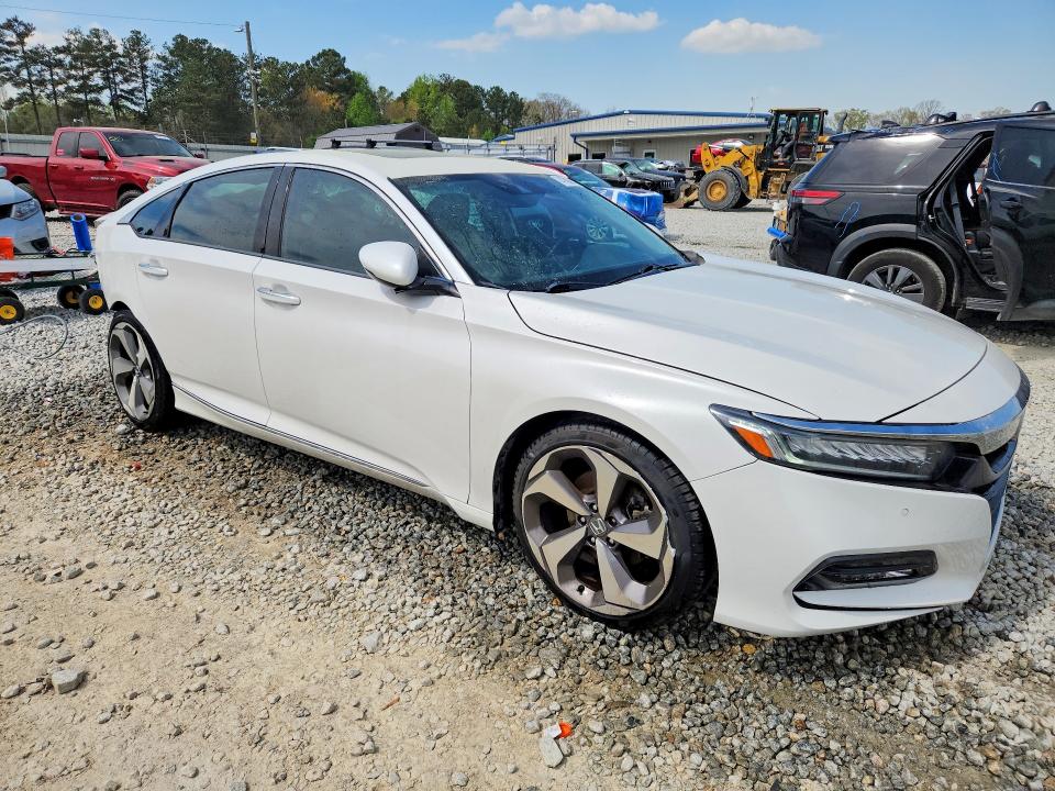 Photo 4 from auction – 2019 HONDA ACCORD with VIN 1HGCV2F95KA032991