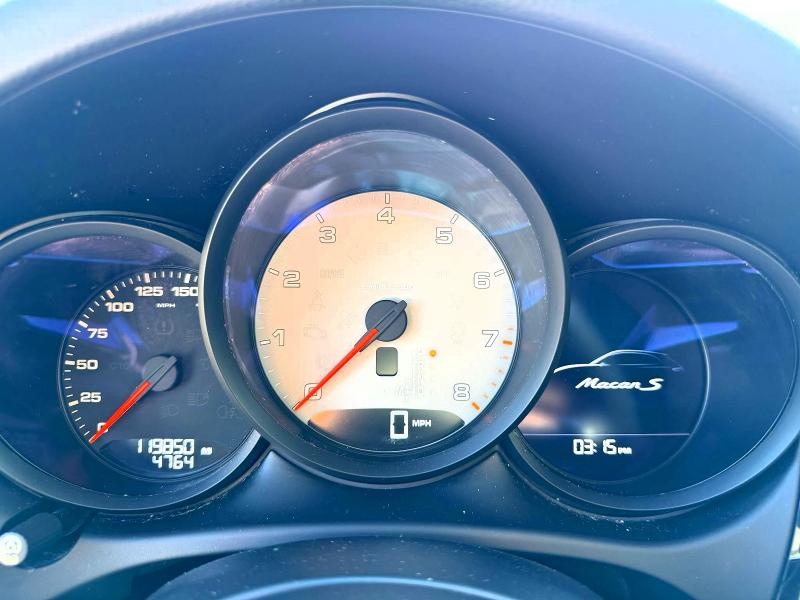 Photo 8 from auction – 2016 PORSCHE MACAN with VIN WP1AB2A52GLB56455