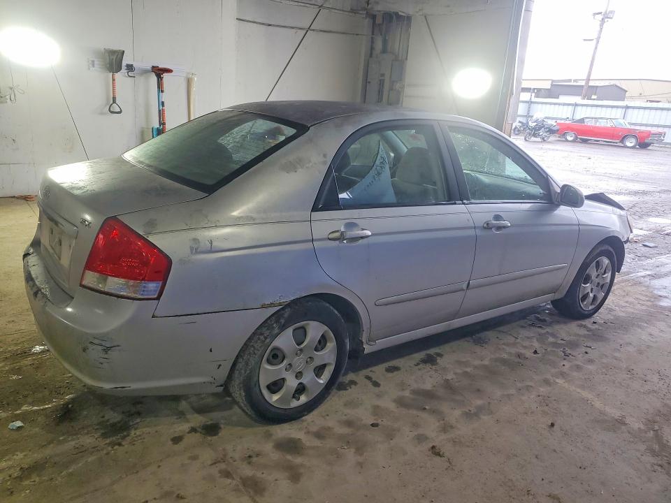 Photo 3 from auction – 2007 KIA SPECTRA with VIN KNAFE121175381178