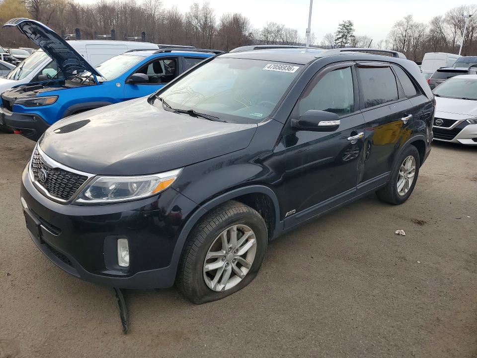 KIA SORENTO 2015 with VIN 5XYKTDA67FG616470 - Photo from auction