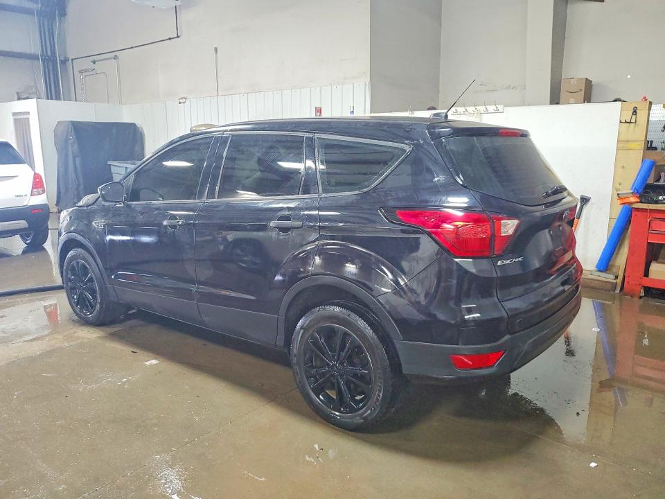 Photo 2 from auction – 2019 FORD ESCAPE with VIN 1FMCU0F7XKUB50937