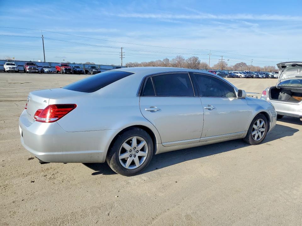 Photo 3 from auction – 2006 TOYOTA AVALON with VIN 4T1BK36B26U124748