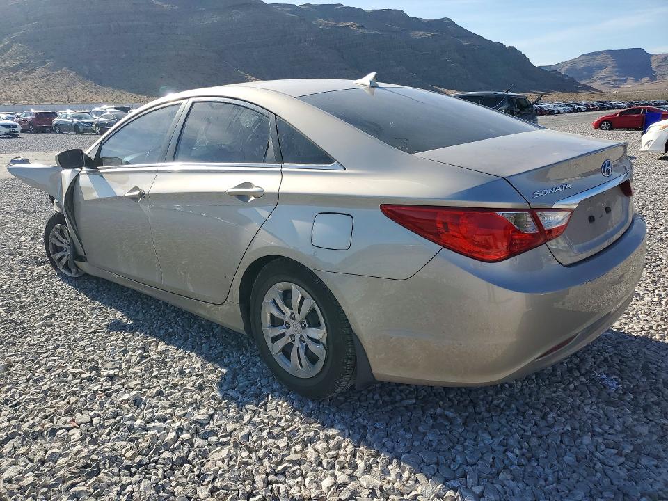 Photo 2 from auction – 2011 HYUNDAI SONATA with VIN 5NPEB4AC7BH159619