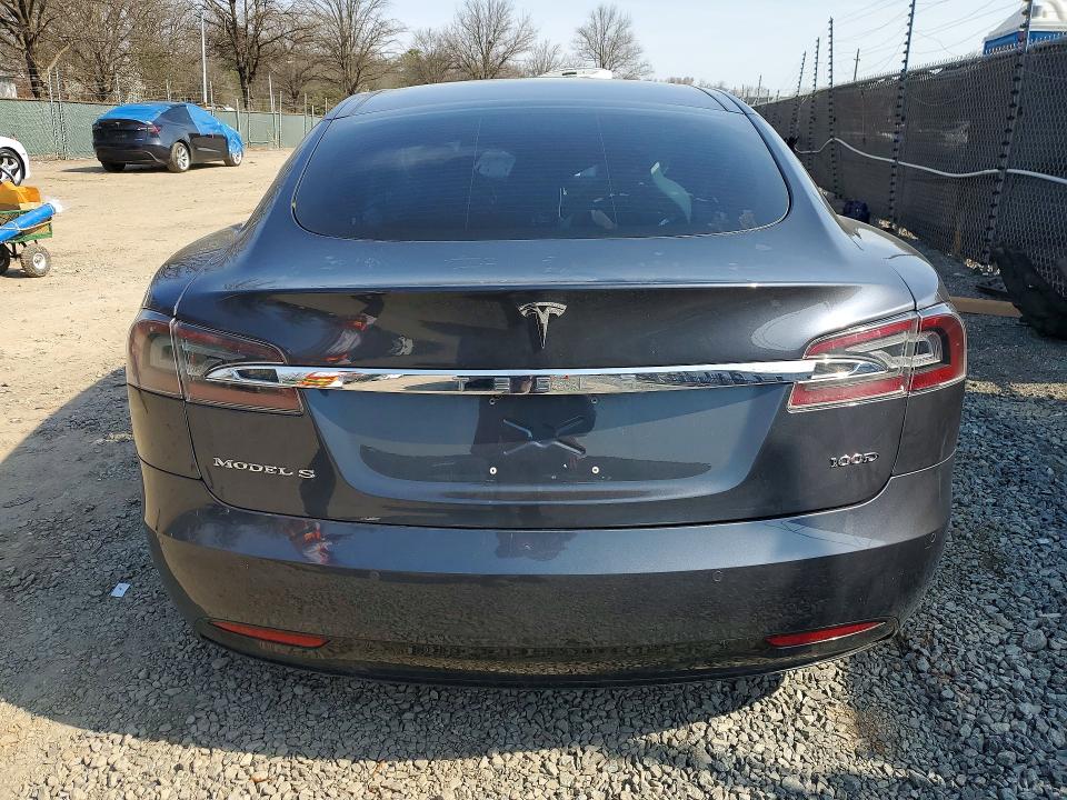 Zdjęcie 6 z aukcji – 2017 TESLA MODEL S z VIN 5YJSA1E27HF206113