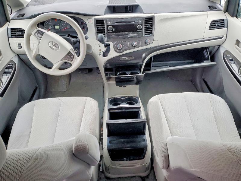 Photo 8 from auction – 2011 TOYOTA SIENNA with VIN 5TDKK3DC4BS052966
