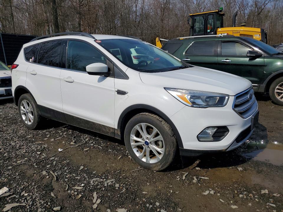 Photo 4 from auction – 2018 FORD ESCAPE with VIN 1FMCU0GD6JUA75995