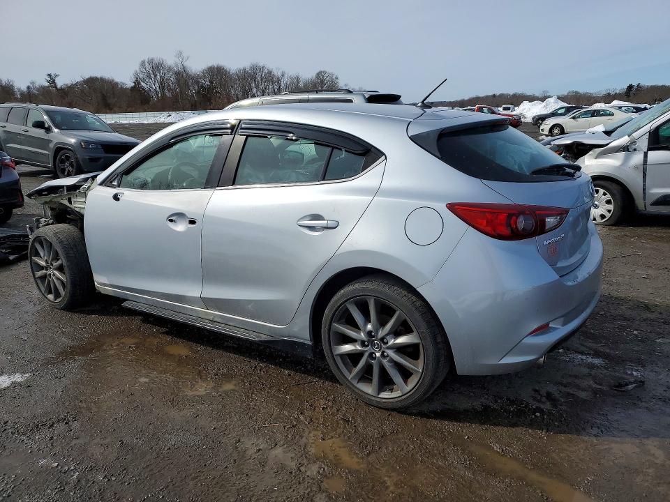 Photo 2 from auction – 2018 MAZDA 3 with VIN 3MZBN1L34JM180861