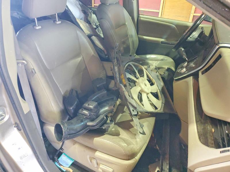 Photo 13 from auction – 2015 TOYOTA SIENNA with VIN 5TDYK3DC9FS567560