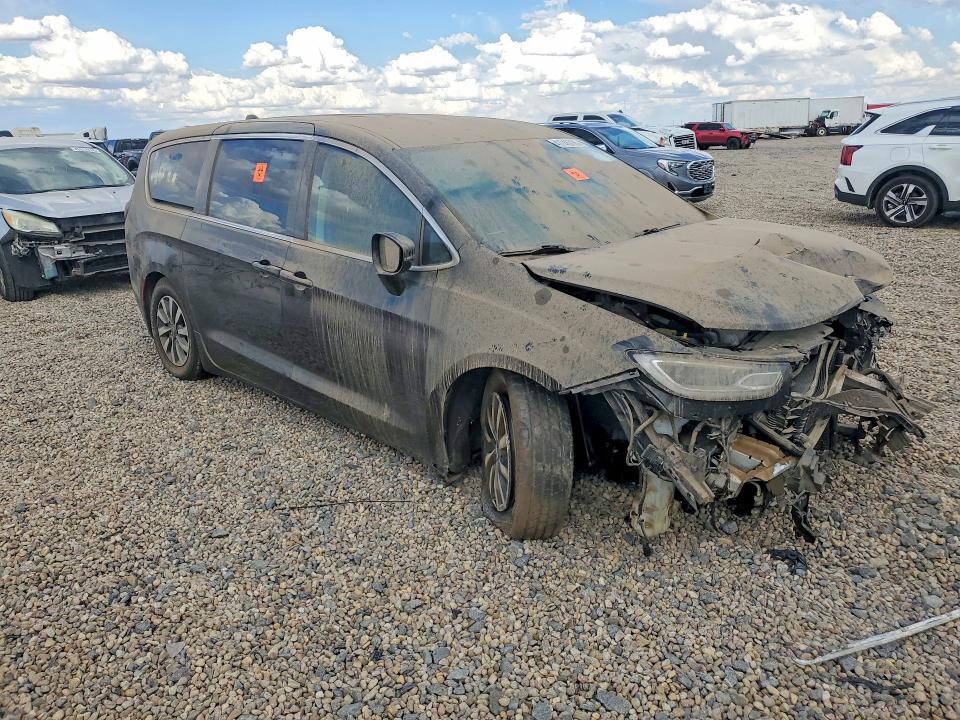 Photo 4 from auction – 2022 CHRYSLER PACIFICA with VIN 2C4RC1L77NR164047