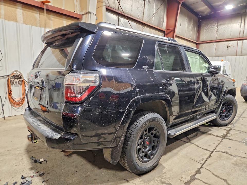 Photo 3 from auction – 2020 TOYOTA 4RUNNER with VIN JTEBU5JR8L5835810