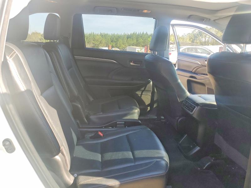 Photo 11 from auction – 2018 TOYOTA HIGHLANDER with VIN 5TDYZRFH2JS281453
