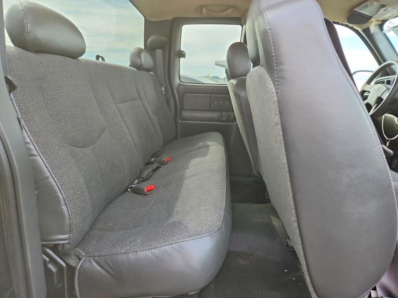 Photo 10 from auction – 2004 CHEVROLET SILVERADO with VIN 2GCEC19VX41178591