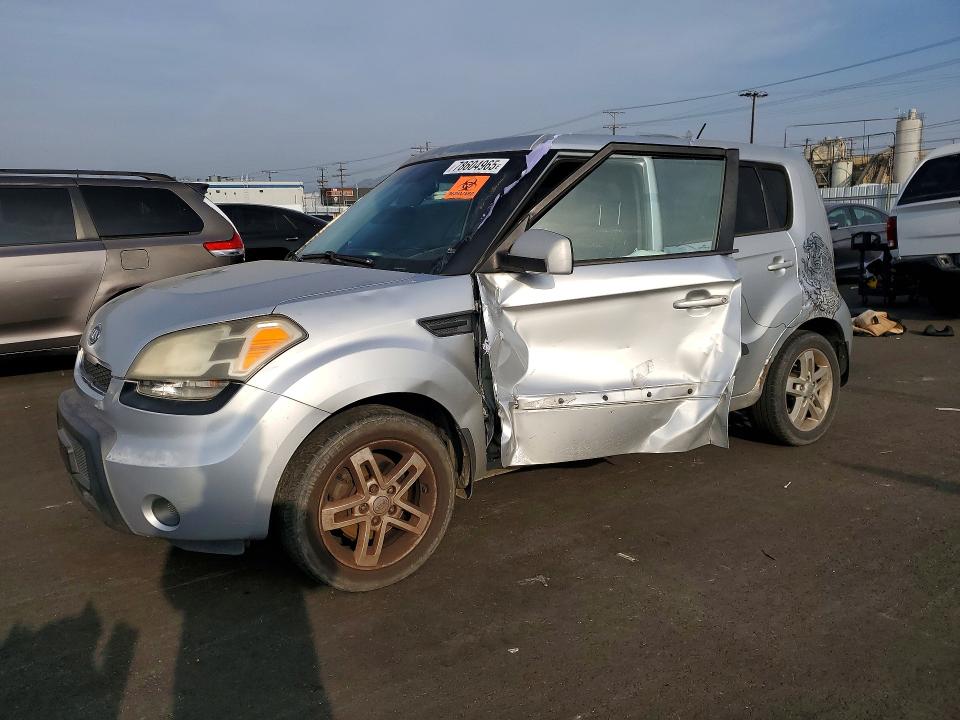 KIA SOUL 2011 with VIN KNDJT2A24B7283519 - Photo from auction