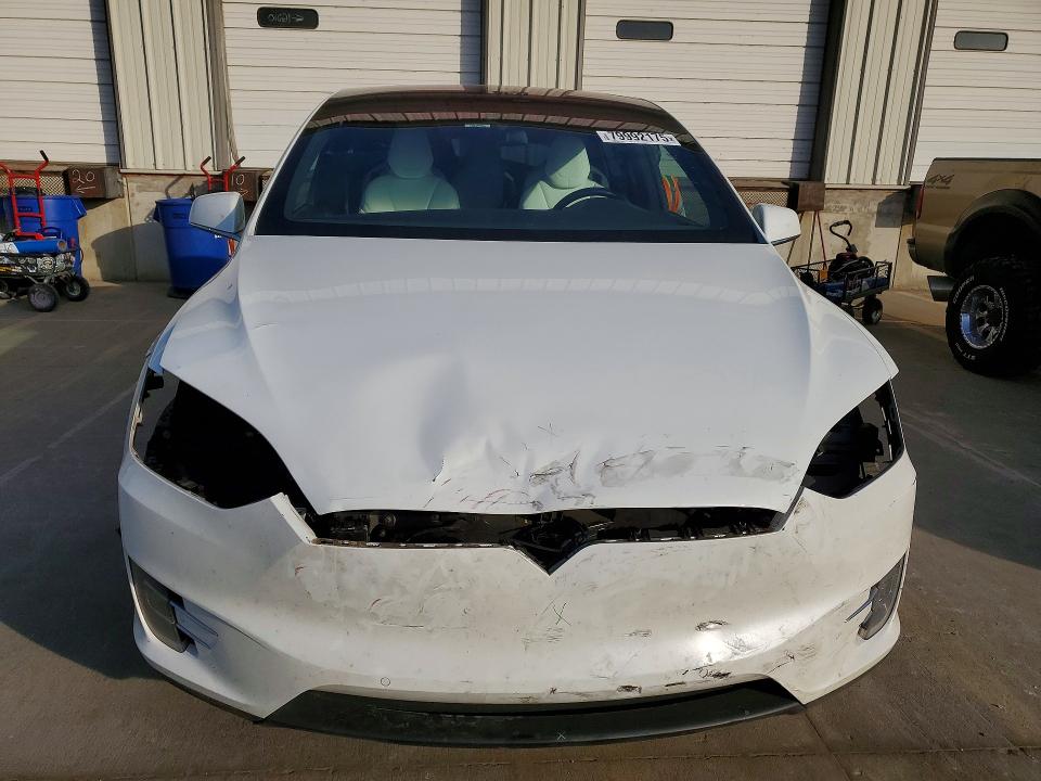 Photo 5 from auction – 2016 TESLA MODEL X with VIN 5YJXCAE44GF001042