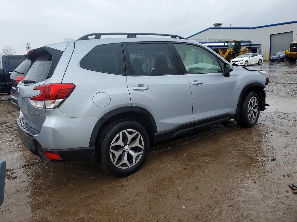 Photo 3 from auction – 2023 SUBARU FORESTER with VIN JF2SKAEC1PH462043