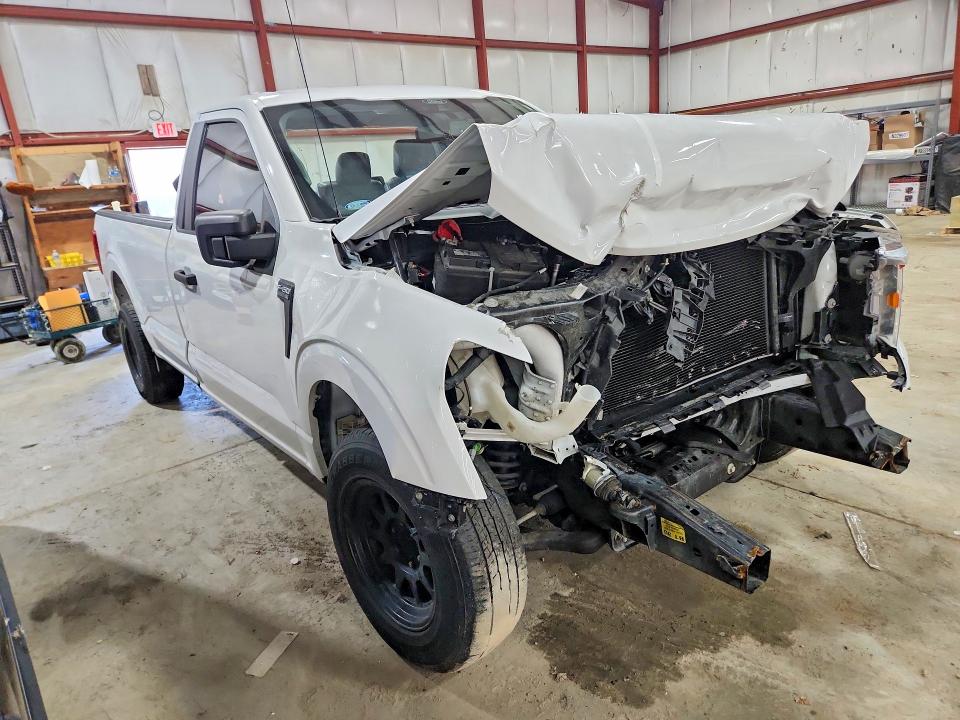 Foto 4 de la subasta – 2021 FORD F150 con VIN 1FTMF1CB4MKD80358