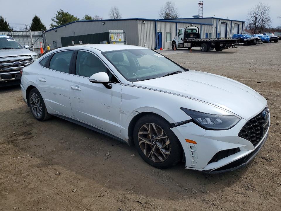 Photo 4 from auction – 2021 HYUNDAI SONATA with VIN 5NPEL4JA6MH068288