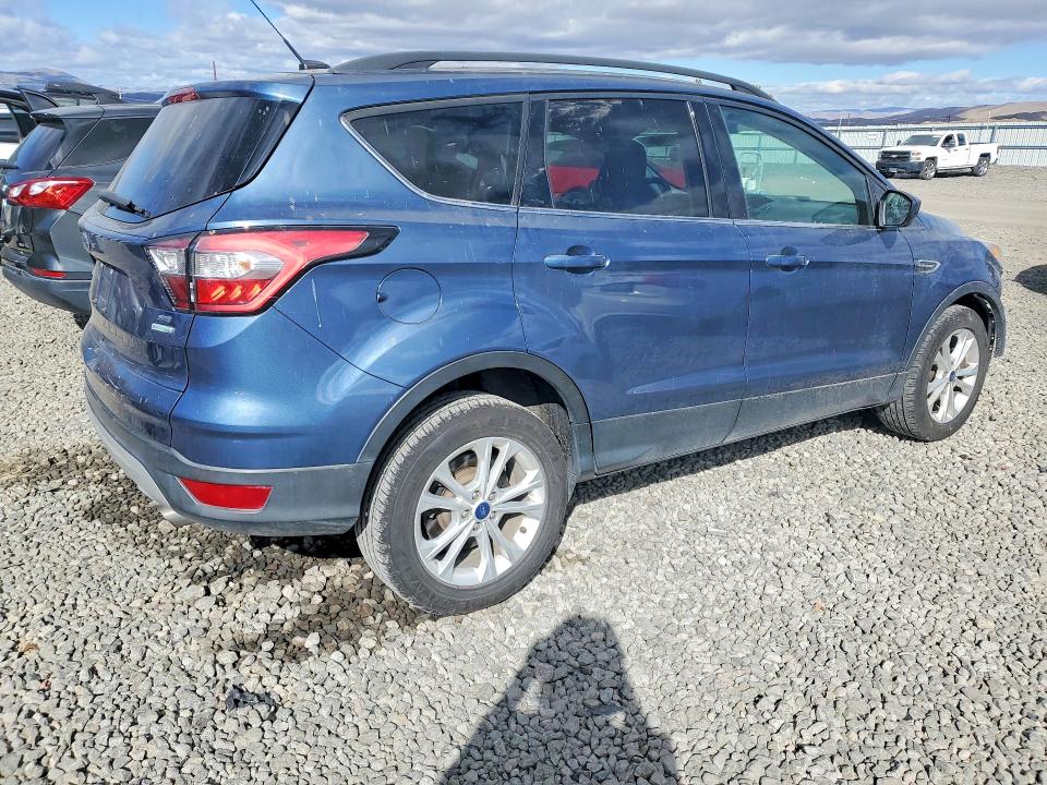 Photo 3 from auction – 2018 FORD ESCAPE with VIN 1FMCU0GD1JUB60890