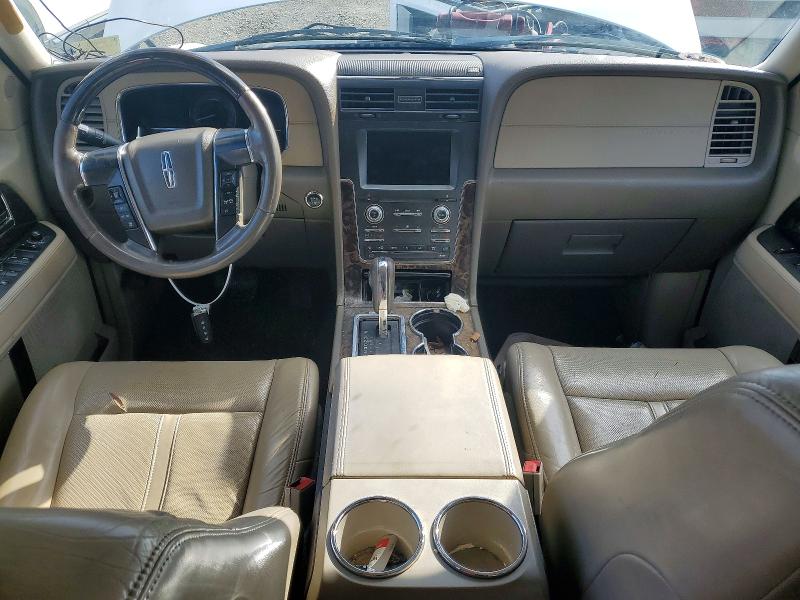 Photo 8 from auction – 2015 LINCOLN NAVIGATOR with VIN 5LMJJ2HT2FEJ02416