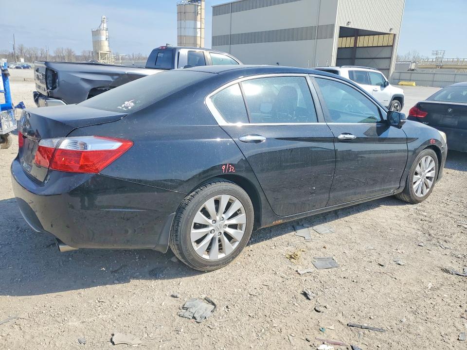 Photo 3 from auction – 2014 HONDA ACCORD with VIN 1HGCR2F88EA064205