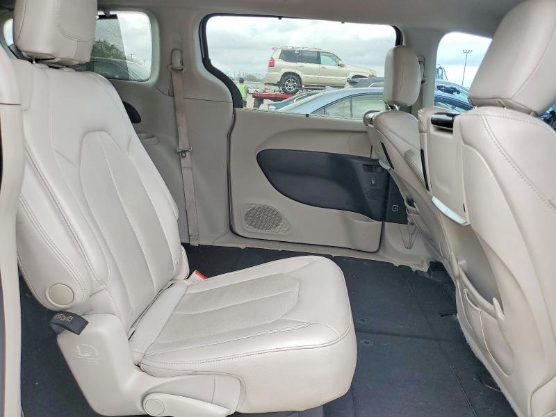 Photo 11 from auction – 2017 CHRYSLER PACIFICA with VIN 2C4RC1EGXHR759475