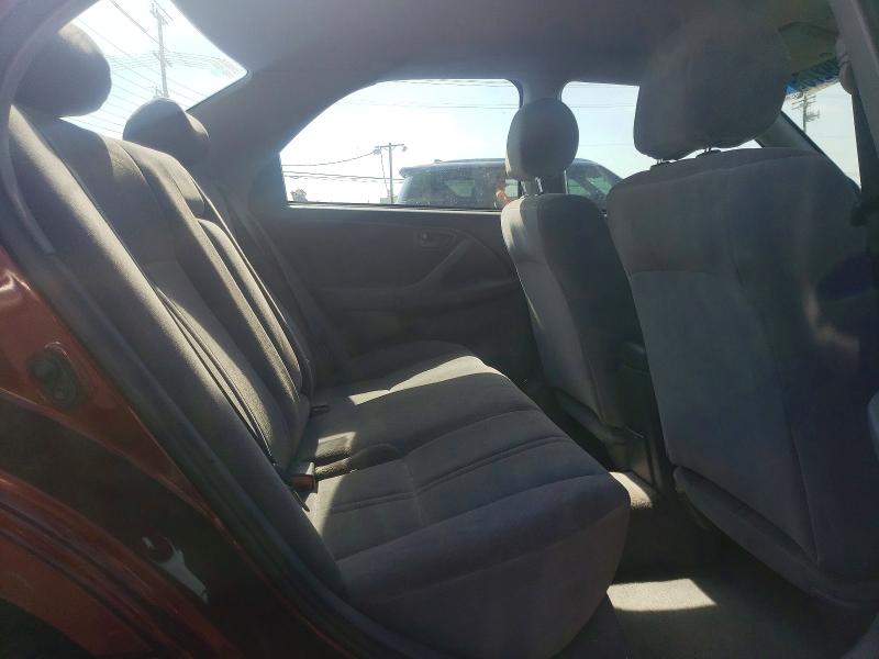 Photo 10 from auction – 2000 TOYOTA CAMRY with VIN 4T1BG22K9YU941185