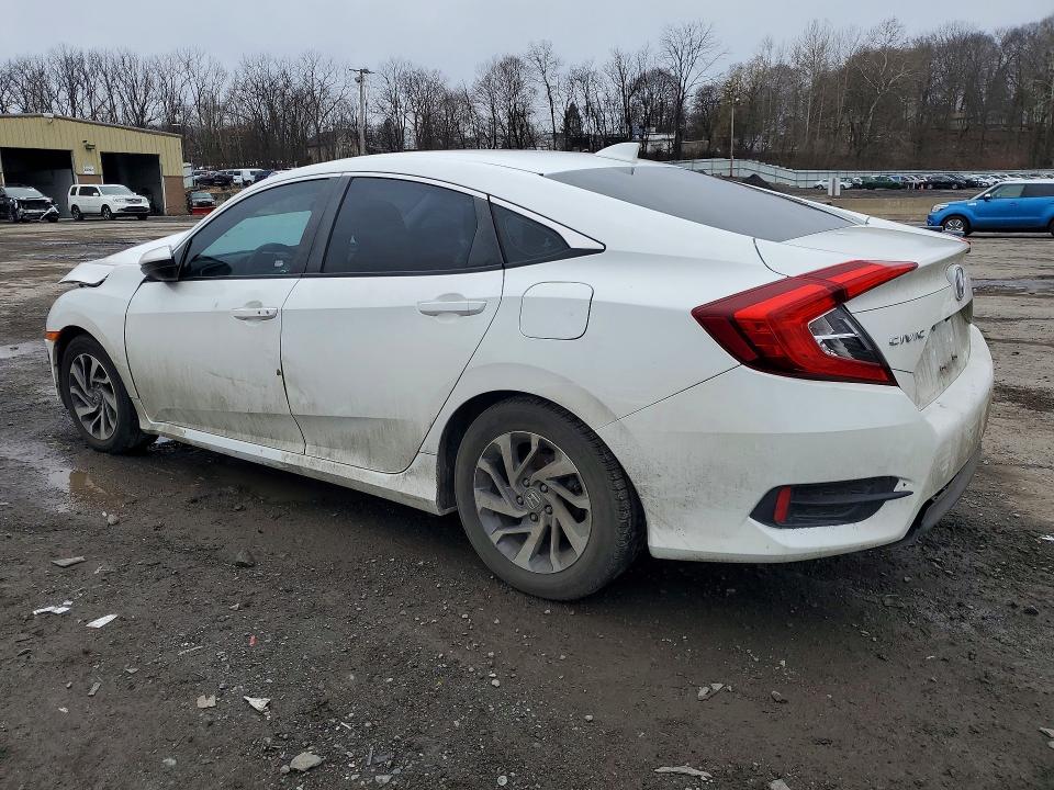Photo 2 from auction – 2018 HONDA CIVIC with VIN 19XFC2F76JE023941