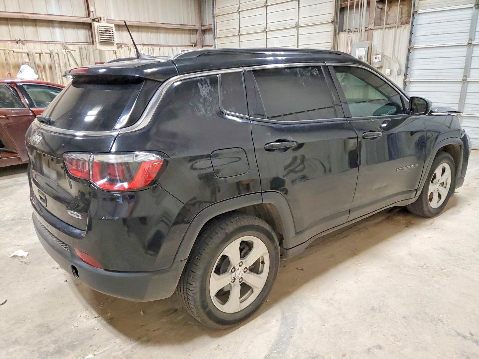Photo 3 from auction – 2017 JEEP COMPASS with VIN 3C4NJCBB7HT658643