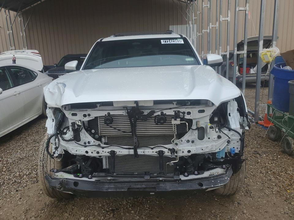 Photo 5 from auction – 2025 TOYOTA 4RUNNER with VIN JTEVA5BRXS5035044