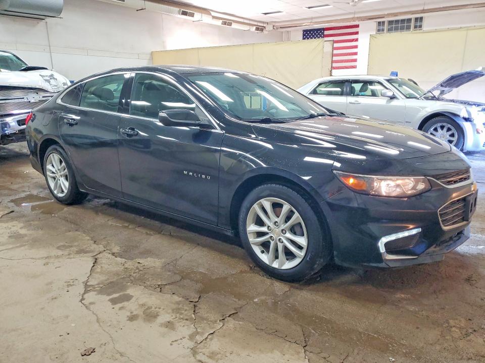 Photo 4 from auction – 2018 CHEVROLET MALIBU with VIN 1G1ZD5ST7JF258474