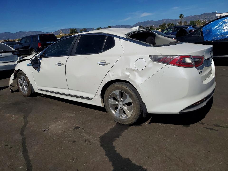 Photo 2 from auction – 2016 KIA OPTIMA with VIN KNAGM4ADXG5095947