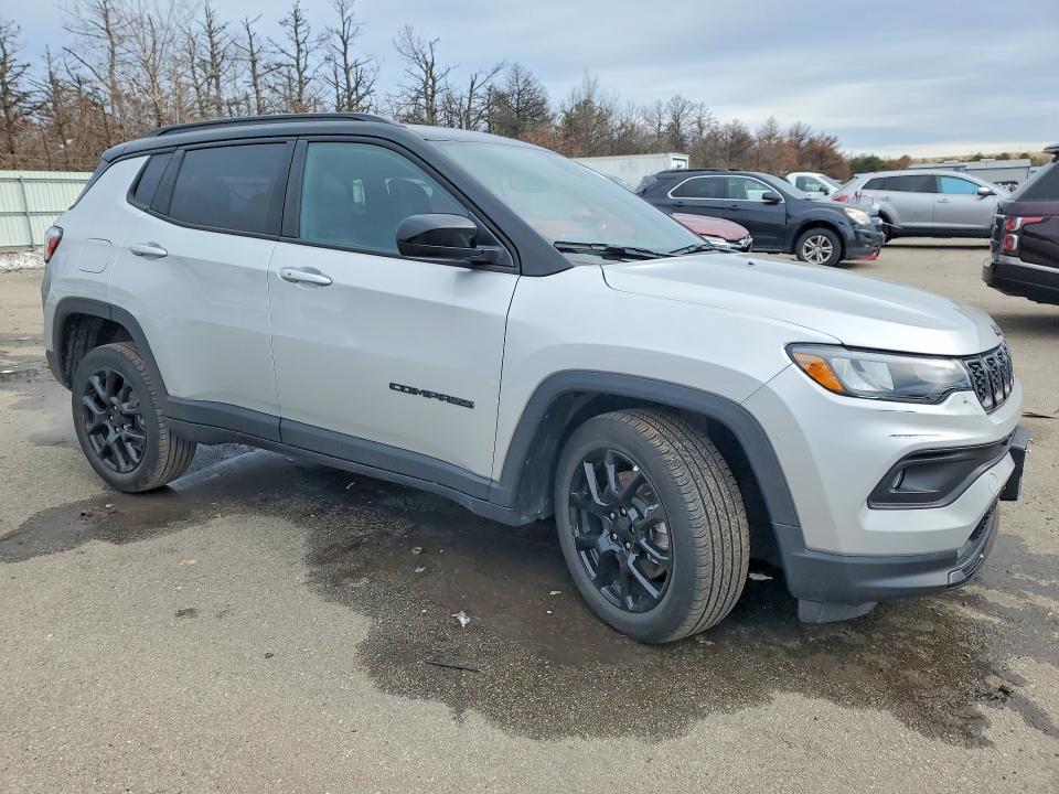 Photo 4 from auction – 2024 JEEP COMPASS with VIN 3C4NJDBN2RT108087