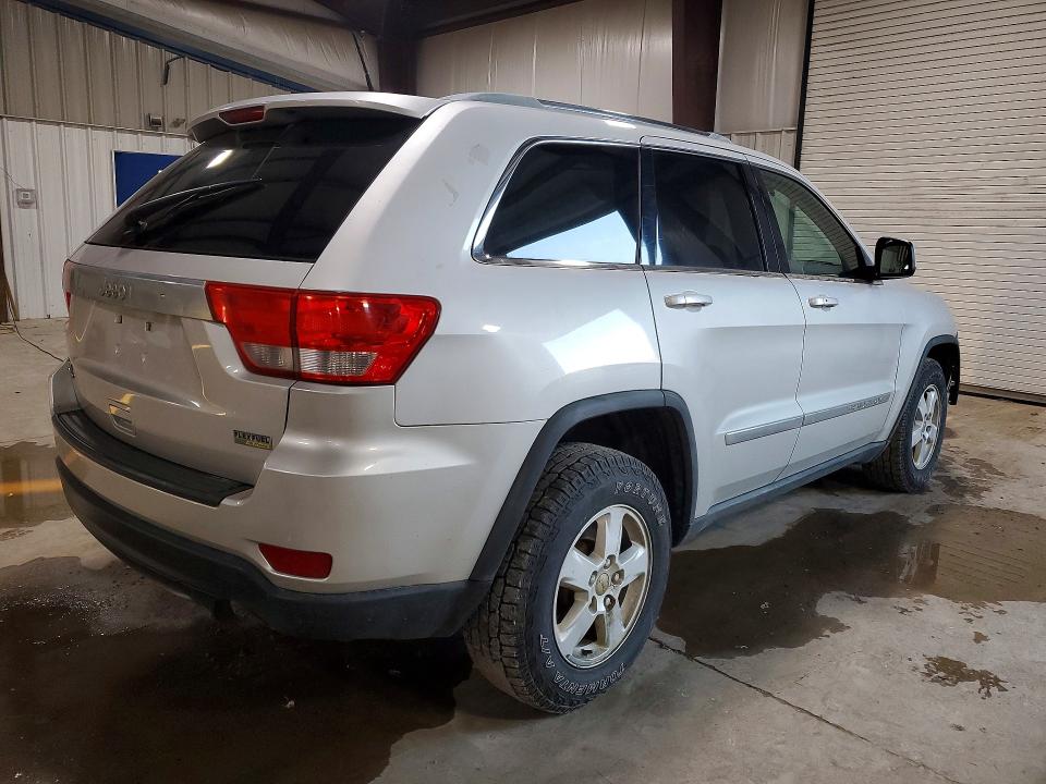 Photo 3 from auction – 2011 JEEP GRAND CHEROKEE with VIN 1J4RR4GG1BC581379