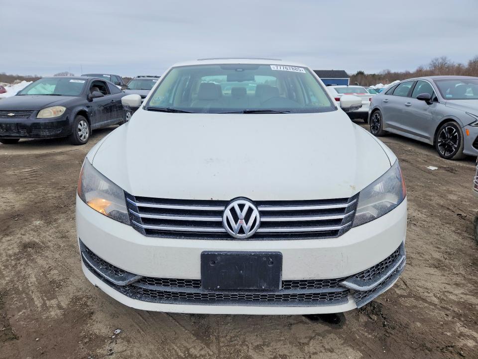 Photo 5 from auction – 2013 VOLKSWAGEN PASSAT with VIN 1VWBP7A33DC106935