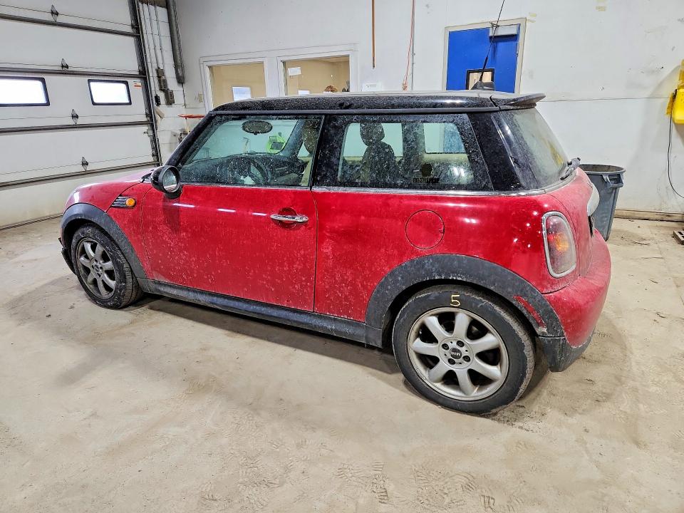 Zdjęcie 2 z aukcji – 2007 MINI COOPER z VIN WMWMF33567TT56127