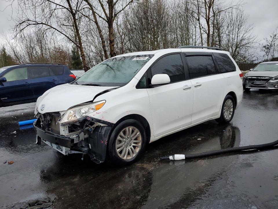 TOYOTA SIENNA 2014 with VIN 5TDYK3DC5ES466434 - Photo from auction