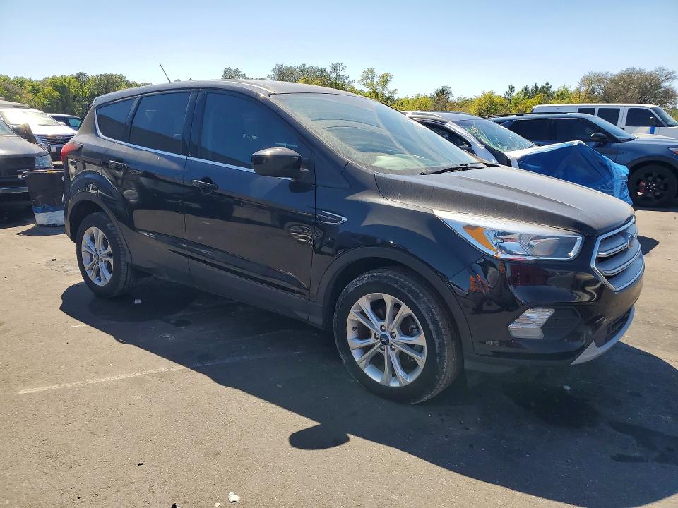 Photo 4 from auction – 2019 FORD ESCAPE with VIN 1FMCU0GD5KUA06877