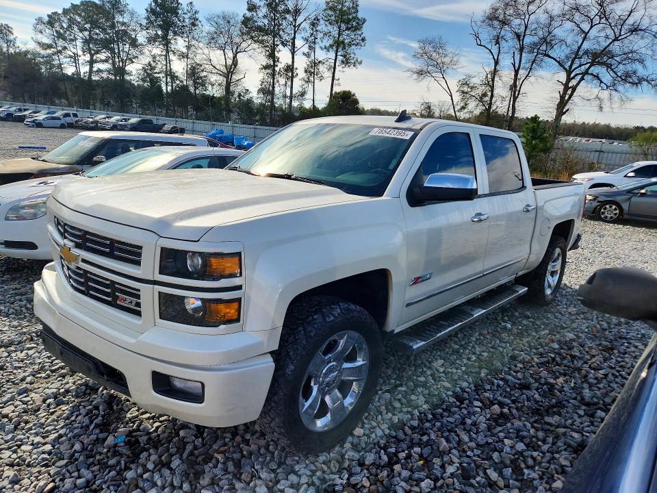 CHEVROLET SILVERADO 2015 with VIN 3GCUKREC0FG336268 - Photo from auction