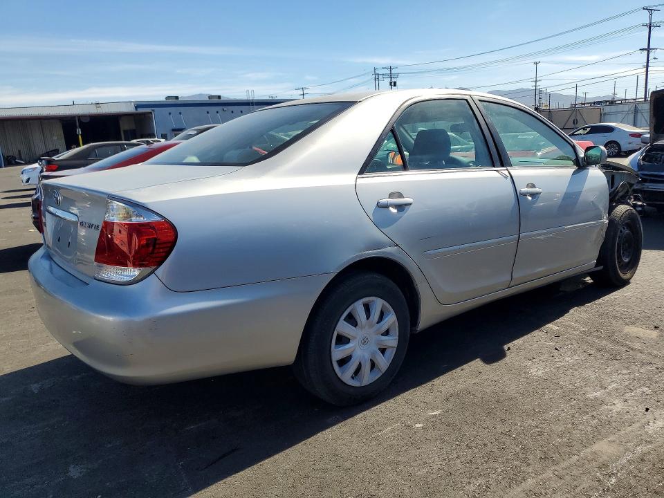 Photo 3 from auction – 2005 TOYOTA CAMRY with VIN 4T1BE32K05U035692