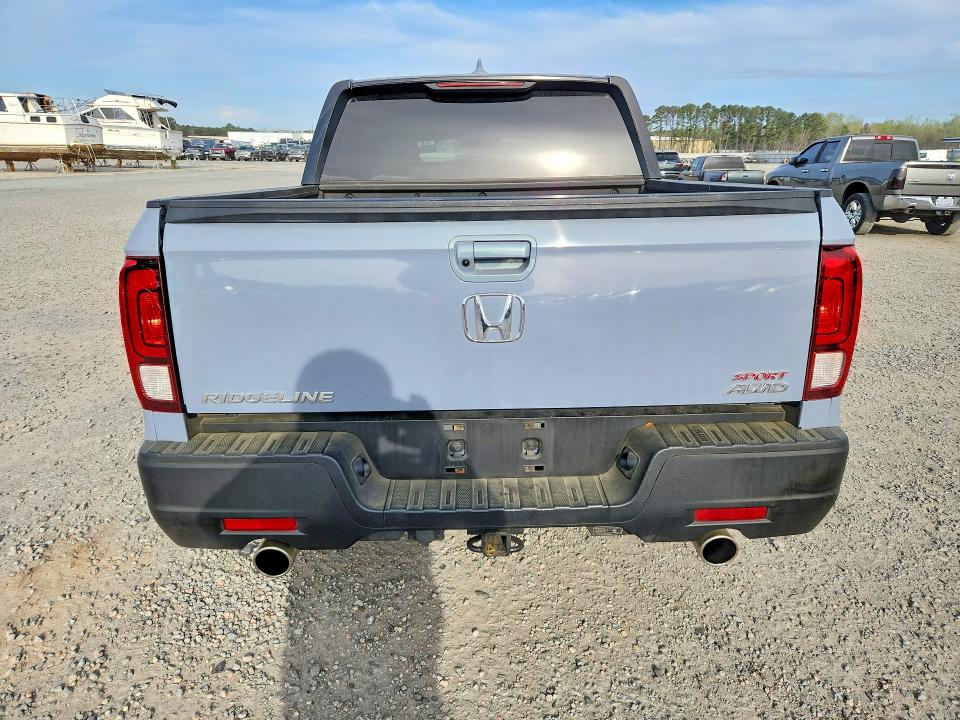 Photo 6 from auction – 2022 HONDA RIDGELINE with VIN 5FPYK3F16NB015732