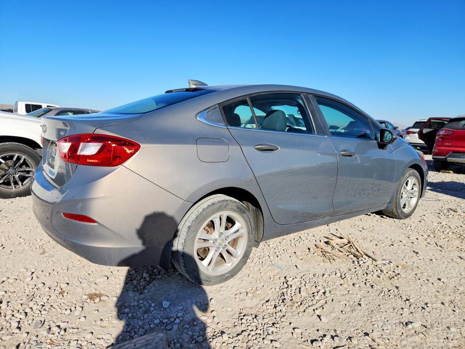 Photo 3 from auction – 2017 CHEVROLET CRUZE with VIN 1G1BE5SM4H7163057