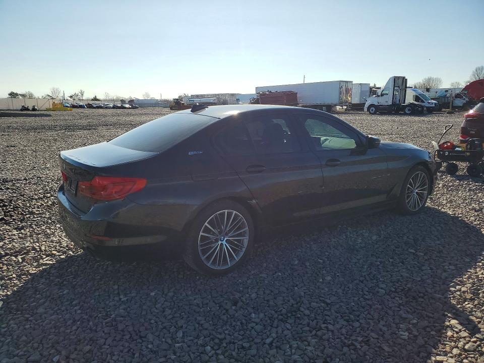Photo 3 from auction – 2018 BMW 530XE with VIN WBAJB1C52JB084370