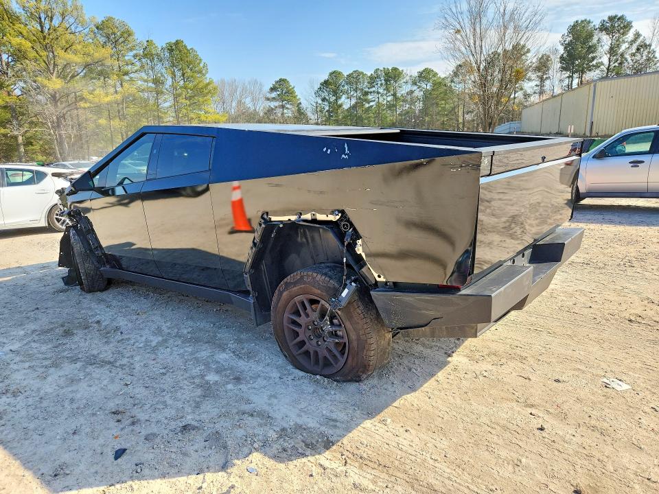 Photo 2 from auction – 2025 TESLA CYBERTRUCK with VIN 7G2CEHED1SA073210