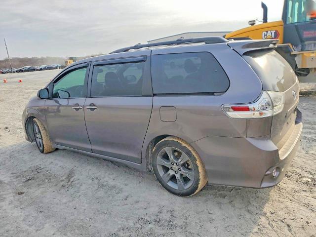 Photo 2 from auction – 2016 TOYOTA SIENNA with VIN 5TDXK3DC7GS719462