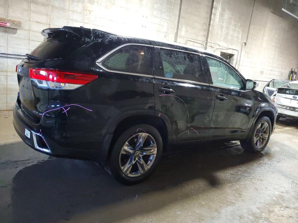 Photo 3 from auction – 2018 TOYOTA HIGHLANDER with VIN 5TDDZRFHXJS883242