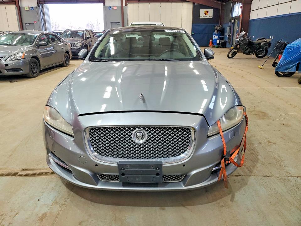 Photo 5 from auction – 2011 JAGUAR XJL with VIN SAJWA2GB6BLV07658
