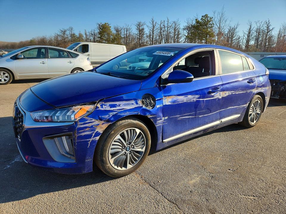HYUNDAI IONIQ PLUG