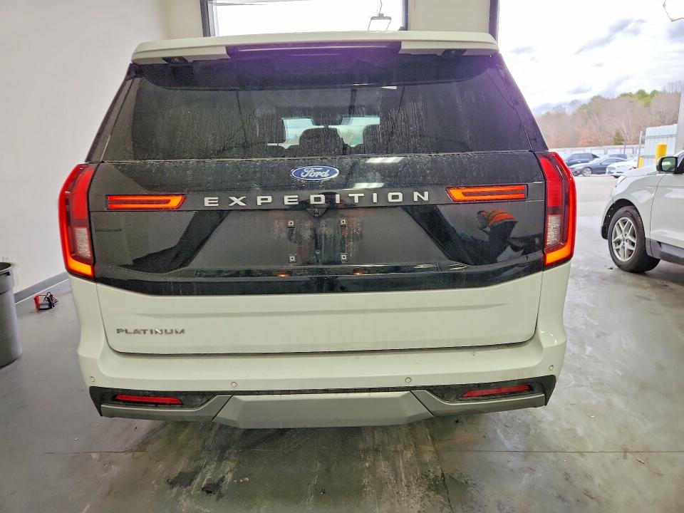 Снимка 6 от търг – 2025 FORD EXPEDITION с VIN 1FMJU1M8XSEA16500