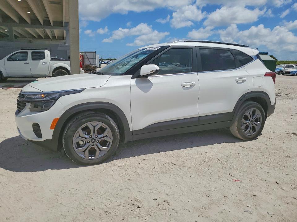 KIA SELTOS 2024 z numerem VIN KNDEU2AA8R7662085 - Zdjęcie z aukcji