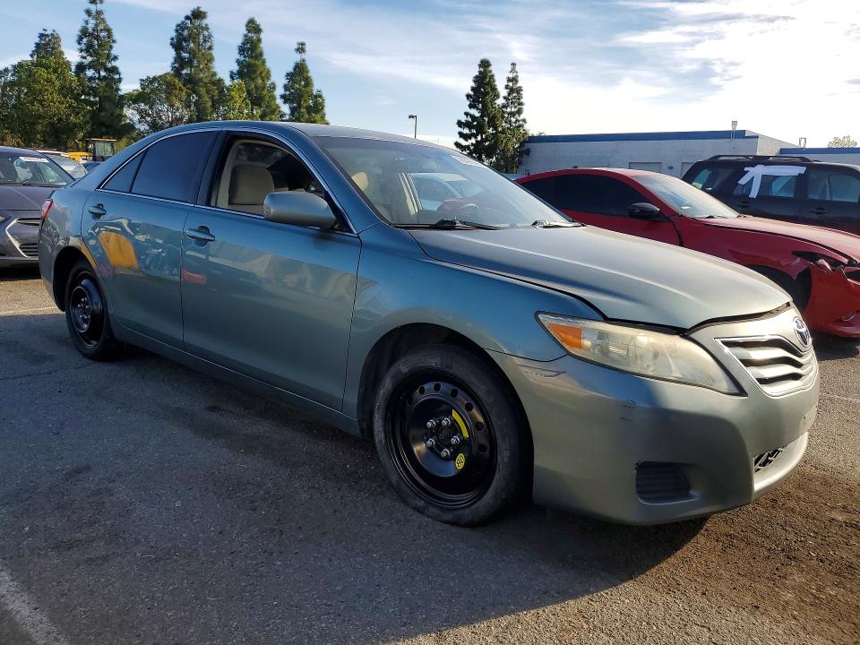 Photo 4 from auction – 2011 TOYOTA CAMRY with VIN 4T1BF3EK0BU732087